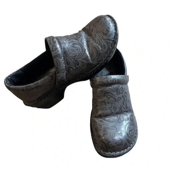 B.O.C. Born Concepts Peggy Grey Slip On Western Embossed Clog Sz 8 GUC - Picture 1 of 14